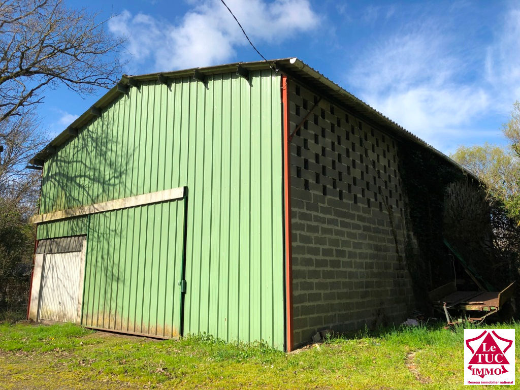 SAINT-CHRISTOLY DE BLAYE HANGAR A AMENAGER SAINT-CHRISTOLY DE BLAYE HANGAR A AMENAGER