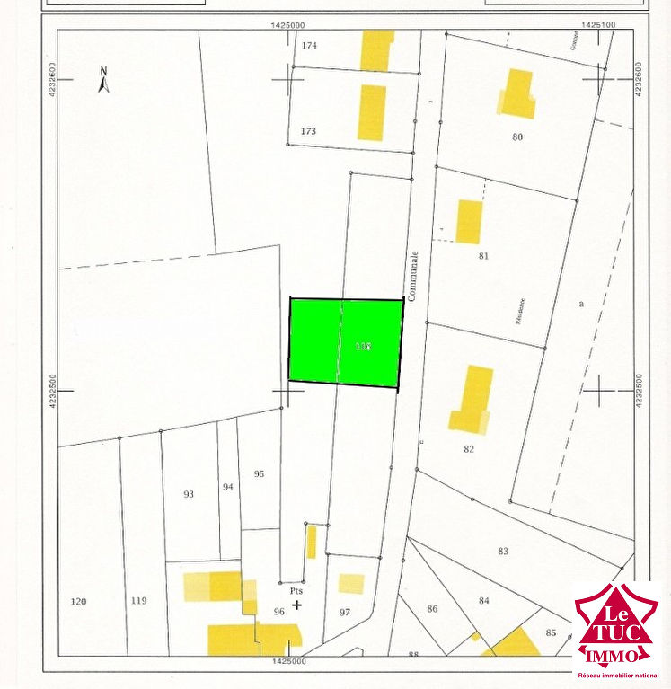 REIGNAC Terrain à bâtir d'environ 910 m² REIGNAC Terrain à bâtir d'environ 910 m²