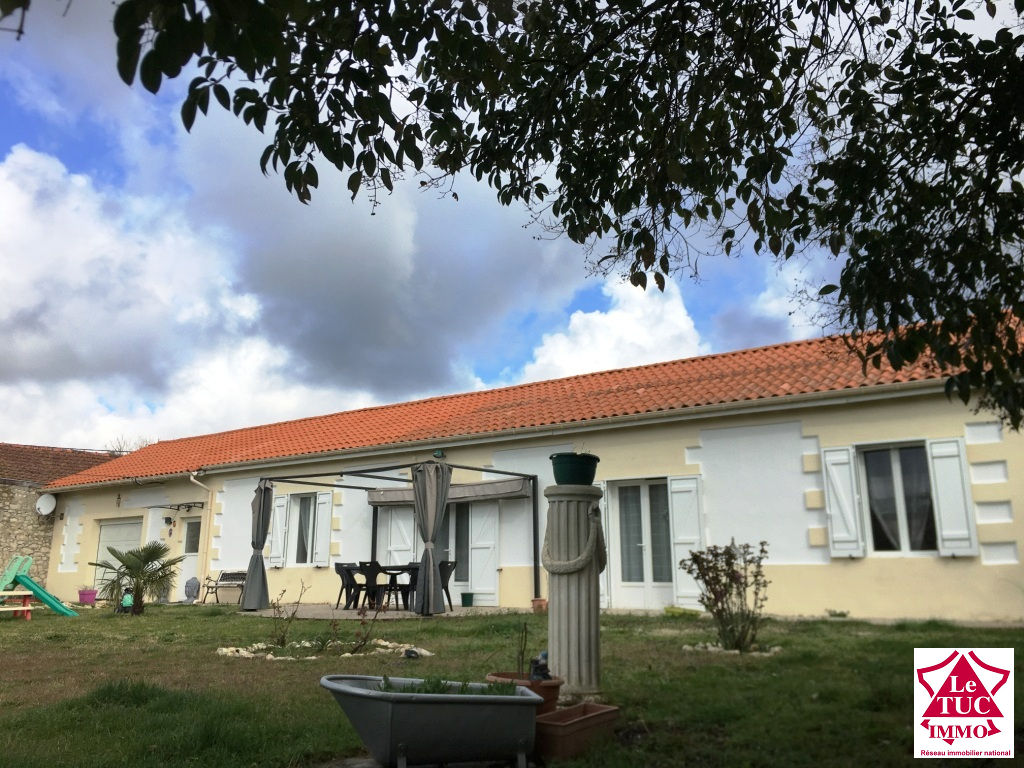 MAISON 3 CHAMBRES SAINT CHRISTOLY DE BLAYE MAISON 3 CHAMBRES SAINT CHRISTOLY DE BLAYE