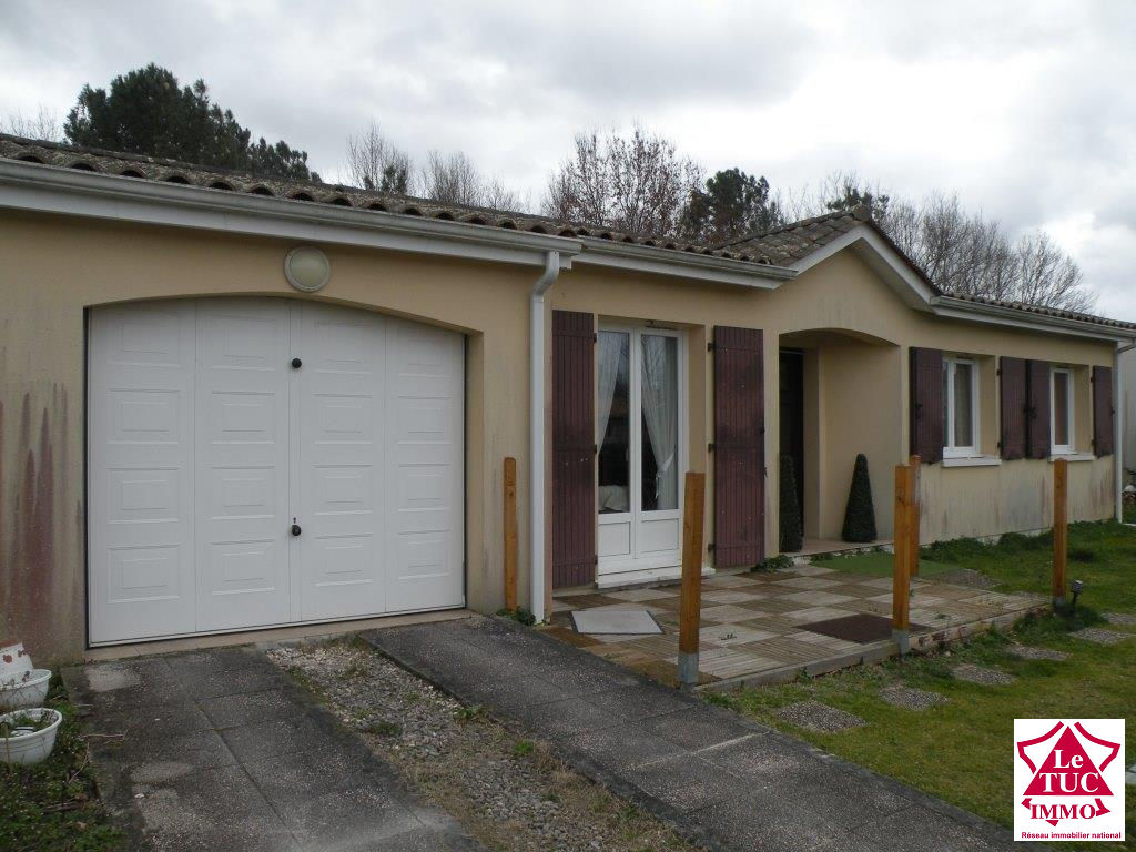 ETAULIERS Maison plain pied 87 m² 3 chambres sur 769 m² ETAULIERS Maison plain pied 87 m² 3 chambres sur 769 m²
