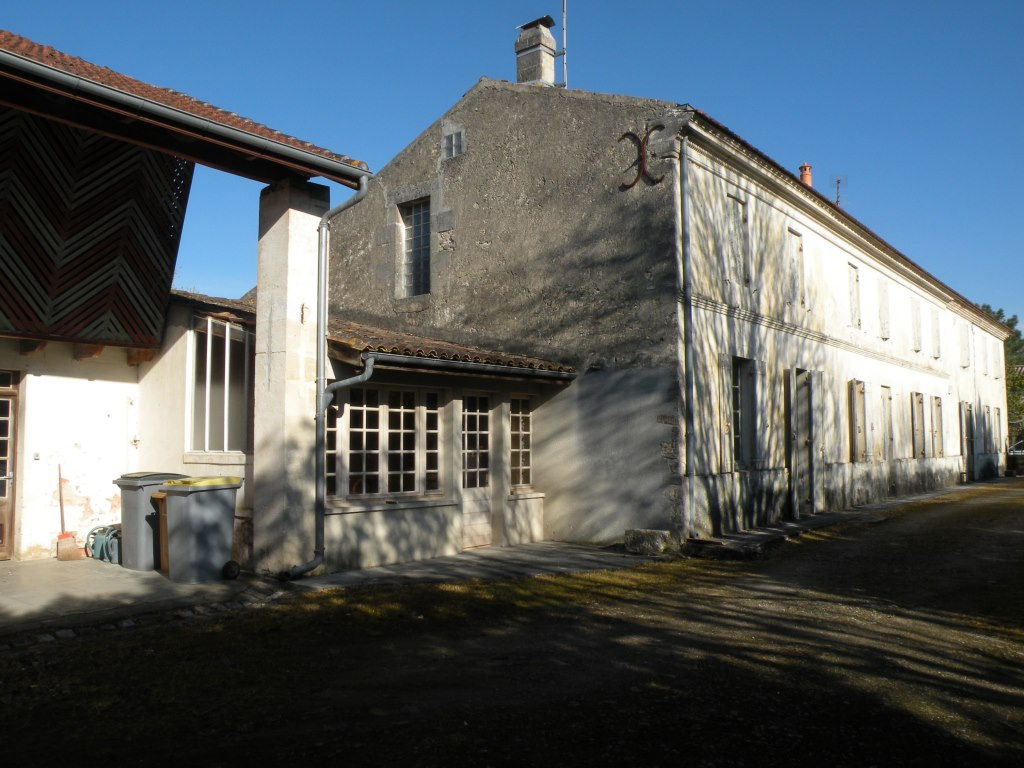 CARTELEGUE Maison 280 m² avec dépendances sur 2 650 m² CARTELEGUE Maison 280 m² avec dépendances sur 2 650 m²