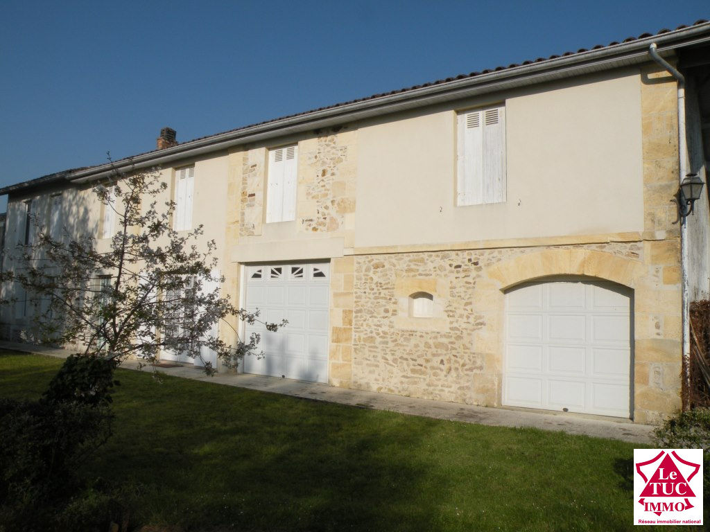 DONNEZAC Maison 245 m² et dépendances sur 2 618 m² DONNEZAC Maison 245 m² et dépendances sur 2 618 m²
