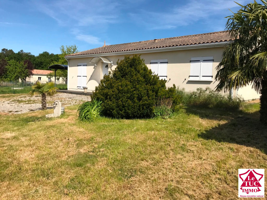 REIGNAC Maison 102 m2 non mitoyenne sur 900 m² REIGNAC Maison 102 m2 non mitoyenne sur 900 m²