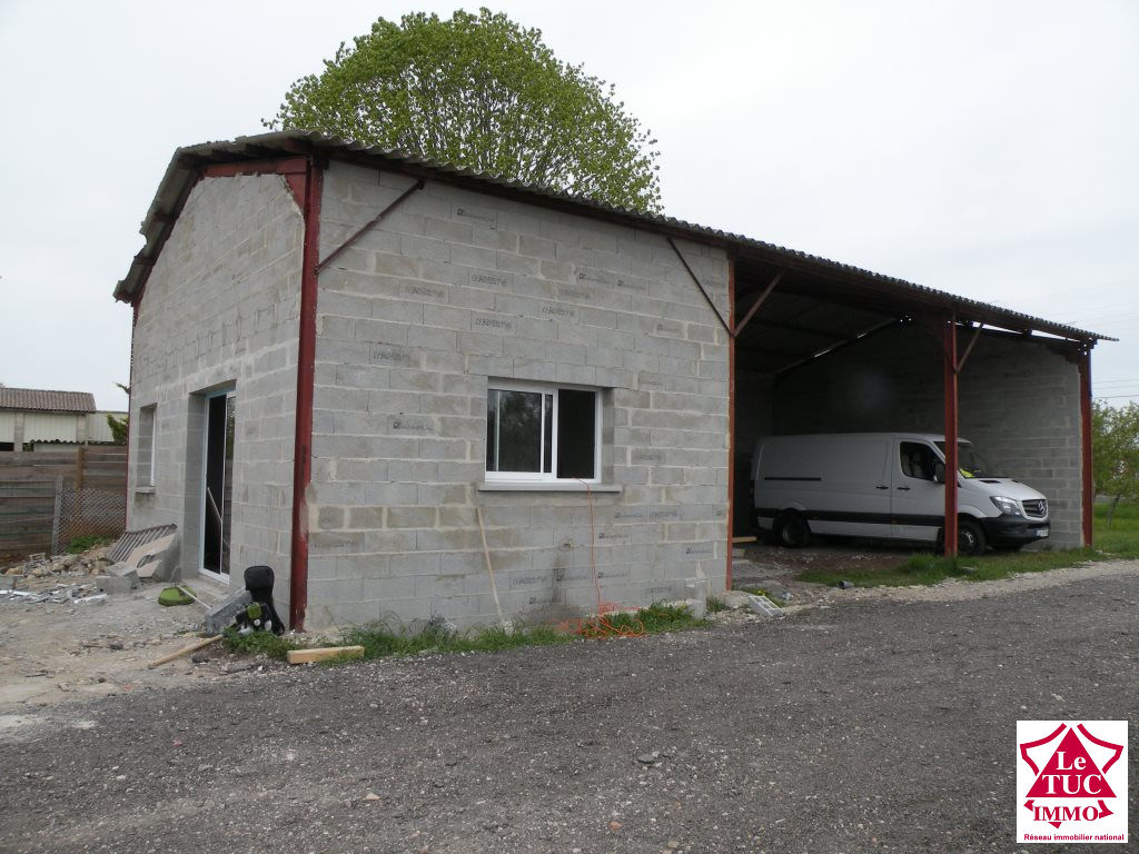 REIGNAC Maison avec garage sur un terrain de 1 938 m² REIGNAC Maison avec garage sur un terrain de 1 938 m²