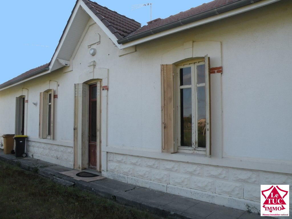 REIGNAC Maison plain pied 85 m² sur 850 m² REIGNAC Maison plain pied 85 m² sur 850 m²