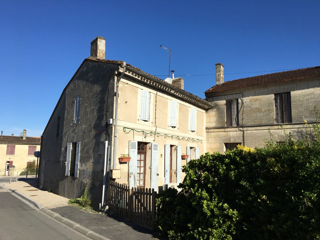 LARUSCADE MAISON DE VILLE LARUSCADE MAISON DE VILLE