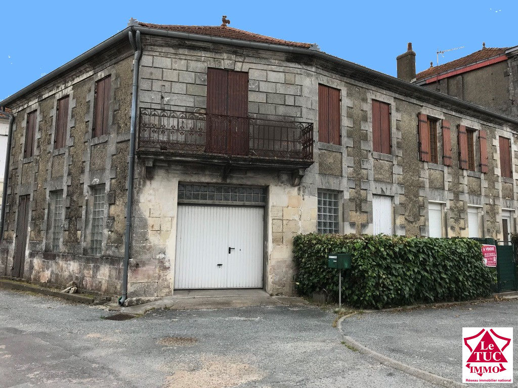 MARCILLAC Immeuble en pierres 133 m² avec T2 de 43 m² MARCILLAC Immeuble en pierres 133 m² avec T2 de 43 m²