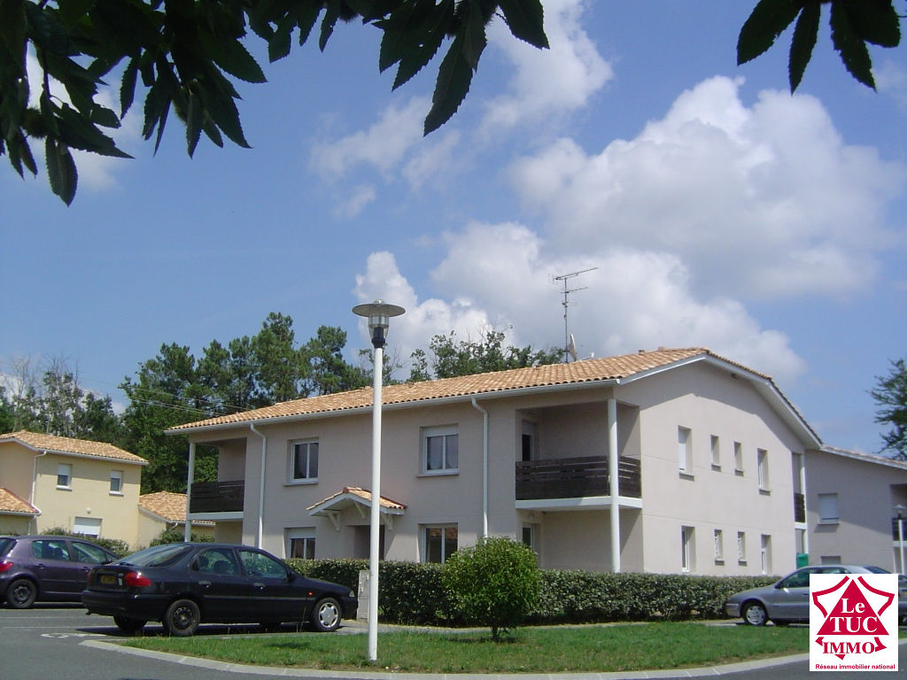 ST SAVIN APPARTEMENT en Rez de Chaussée centre St Savin ST SAVIN APPARTEMENT en Rez de Chaussée centre St Savin