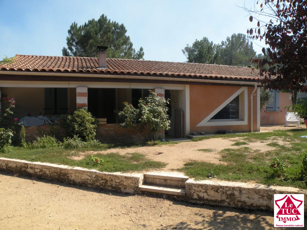 ST AUBIN DE BLAYE Maison année 2003 140 m² 3 chambres sur 2 650 m² ST AUBIN DE BLAYE Maison année 2003 140 m² 3 chambres sur 2 650 m²
