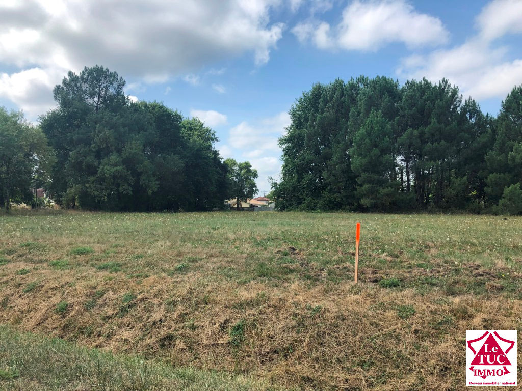 BUSSAC FORET TERRAIN CONSTRUCTIBLE 1 017 m² BUSSAC FORET TERRAIN CONSTRUCTIBLE 1 017 m²