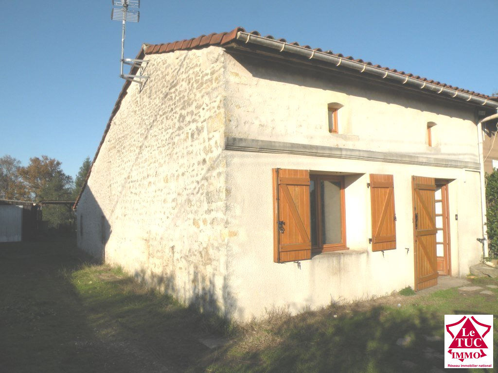 MARCILLAC Maison 80 m² avec jardin deux chambres garage MARCILLAC Maison 80 m² avec jardin deux chambres garage