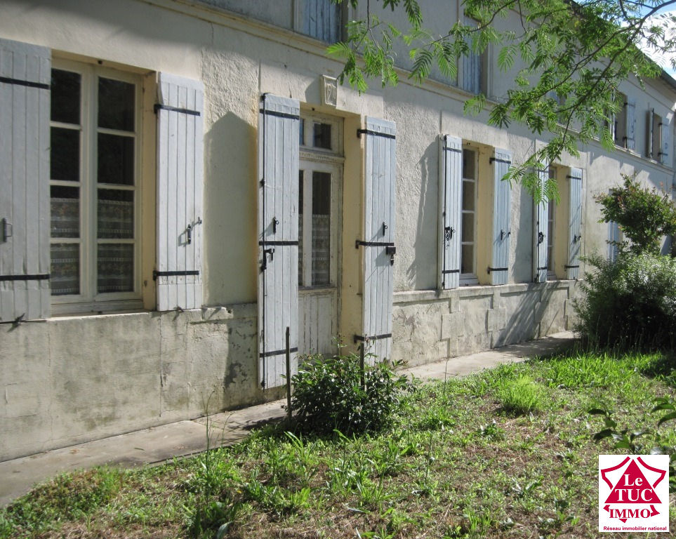 REIGNAC Maisons attenantes 180 m² avec dépendances sur 5 740 m² REIGNAC Maisons attenantes 180 m² avec dépendances sur 5 740 m²