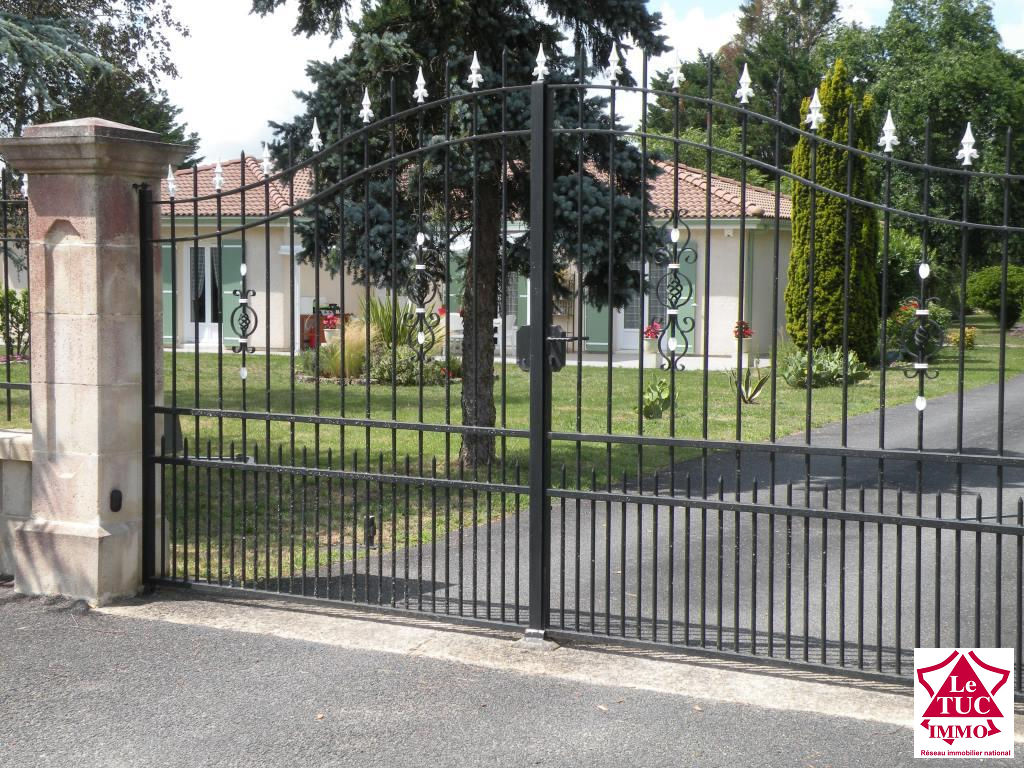 ST CIERS /GDE Maison plain pied 170 m² 5 chambres sur 5 934 m² ST CIERS /GDE Maison plain pied 170 m² 5 chambres sur 5 934 m²