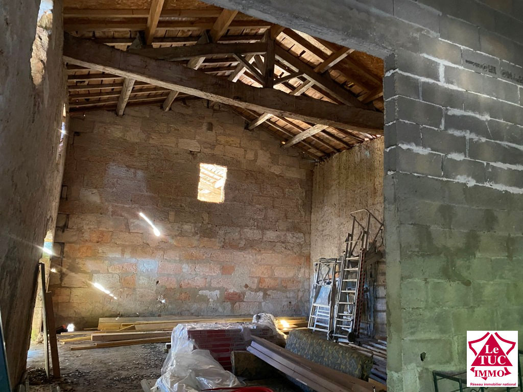A LOUER ENTREPOT CAVIGNAC 80 m² A LOUER ENTREPOT CAVIGNAC 80 m²