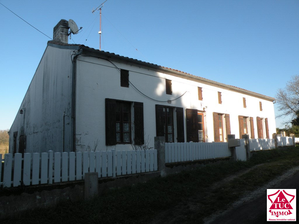 ST BONNET/GDE Maison 180 m² 3 chambres sur 2 385 m² ST BONNET/GDE Maison 180 m² 3 chambres sur 2 385 m²