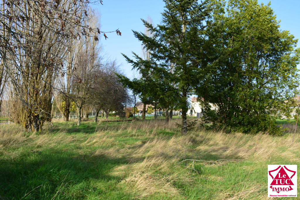 EYRANS Terrain 890 m² constructible EYRANS Terrain 890 m² constructible