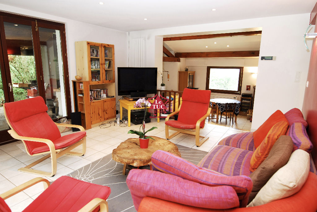 Maison Thonon Les Bains 170 m2, vue lac. Maison Thonon Les Bains 170 m2, vue lac.