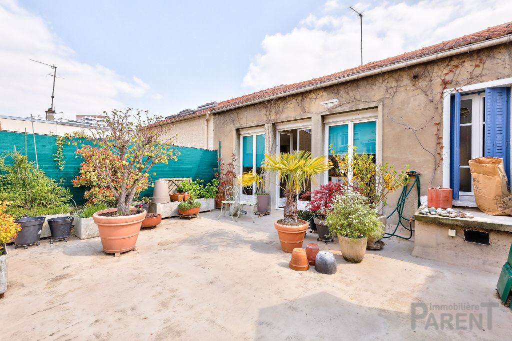 Malakoff - Maison de 92m2 avec 50 m2 de terrasse et grand espace atelier garage de 80 m2. Malakoff - Maison de 92m2 avec 50 m2 de terrasse et grand espace atelier garage de 80 m2.