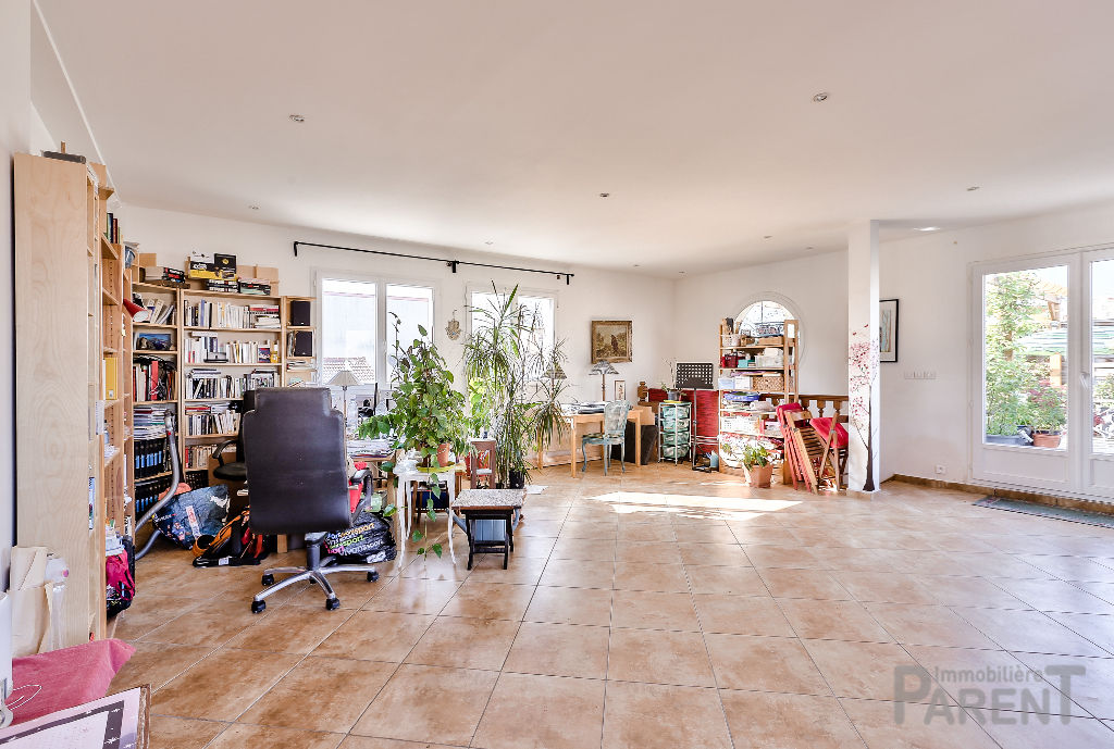 Malakoff : Maison 344 m² avec terrasses. Malakoff : Maison 344 m² avec terrasses.