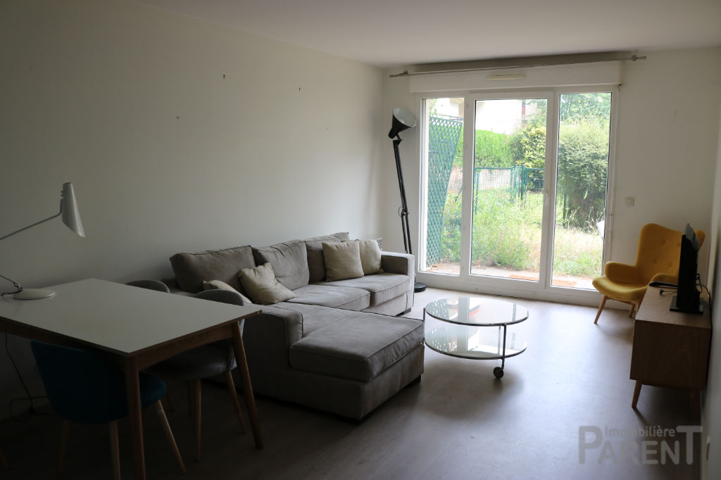 ISSY - Paris 15 - Beau 2 pièces de 55 m2 avec 37 m2 de jardin, cave et parking ISSY - Paris 15 - Beau 2 pièces de 55 m2 avec 37 m2 de jardin, cave et parking