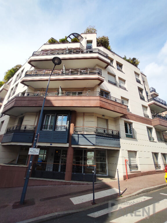 ISSY-LES-MOULINEAUX - 2 pièces de 38,59 m² + Cave + Parking ISSY-LES-MOULINEAUX - 2 pièces de 38,59 m² + Cave + Parking
