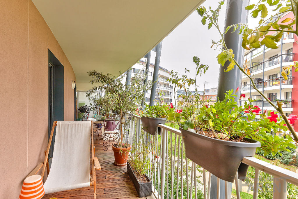 Issy Les Moulineaux - Beau 3 pièces de 67.5 m2 avec balcon terrasse de 17,5 m2 Issy Les Moulineaux - Beau 3 pièces de 67.5 m2 avec balcon terrasse de 17,5 m2