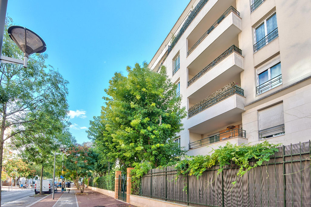 Issy-Meudon 2 pièce(s) 47 m2 et 52 m² de Jardin Issy-Meudon 2 pièce(s) 47 m2 et 52 m² de Jardin
