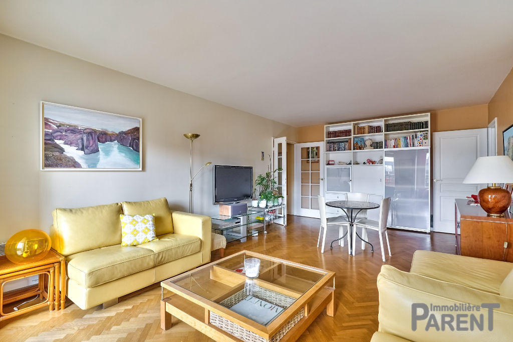 ISSY - Villa Haussmann - très beau 3 pièces 73.5 m² avec terrasse cave et parking double ISSY - Villa Haussmann - très beau 3 pièces 73.5 m² avec terrasse cave et parking double