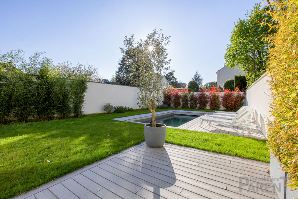 Maison d'architecte d'exception de 2015 - Clamart - 180 m2 avec jardin 150 m2, piscine, garage. Maison d'architecte d'exception de 2015 - Clamart - 180 m2 avec jardin 150 m2, piscine, garage.