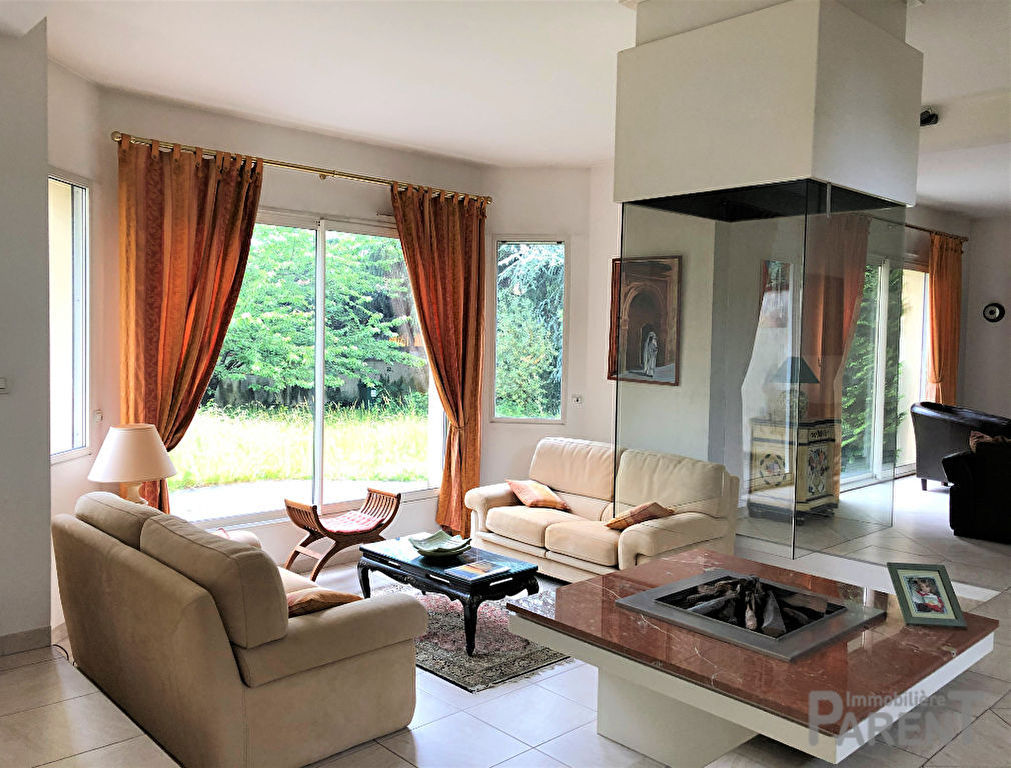 Maison 8 pièces 203 m² - Clamart Maison 8 pièces 203 m² - Clamart