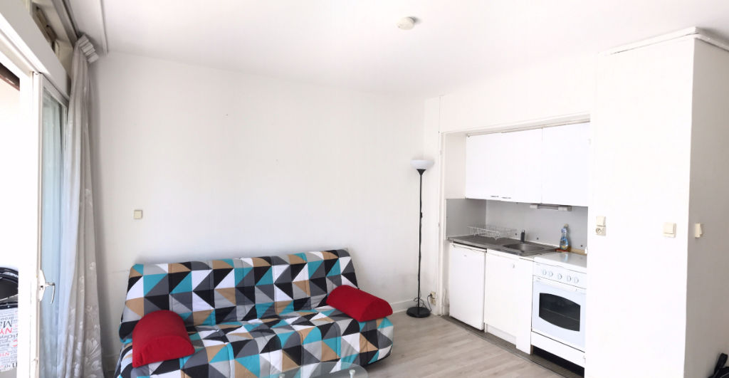 Vanves : Studio 23.5 m² avec loggia + 4 m² de loggia Vanves : Studio 23.5 m² avec loggia + 4 m² de loggia