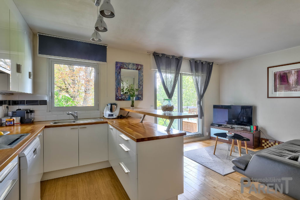 Issy - La ferme Montquartiers- Très beau 4 pièces de 79m2 - Balcon (8m2) et cave - 2 parking en option Issy - La ferme Montquartiers- Très beau 4 pièces de 79m2 - Balcon (8m2) et cave - 2 parking en option