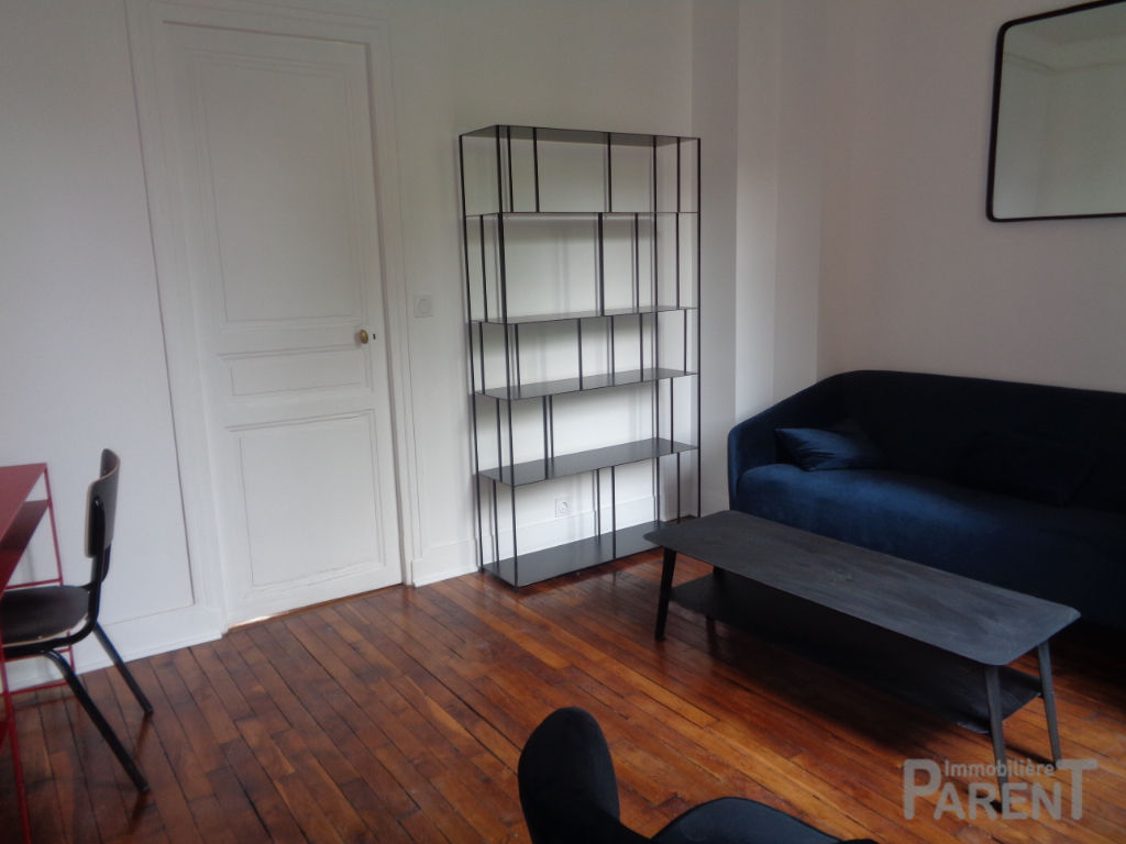 VANVES - 2 pièces MEUBLE de 32,26 m² VANVES - 2 pièces MEUBLE de 32,26 m²