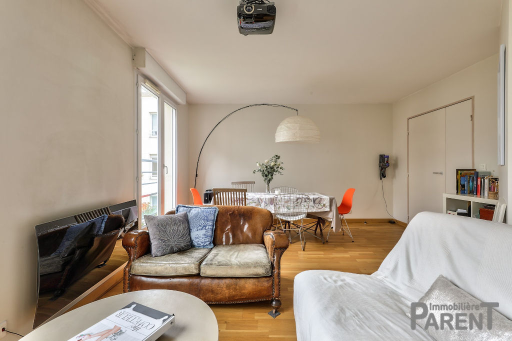 Issy - Ile Saint germain - Très beau 2/3 pièces de 53.5 m2 au calme d'une résidence des années 2000. Balcon Cave et parking en option Issy - Ile Saint germain - Très beau 2/3 pièces de 53.5 m2 au calme d'une résidence des années 2000. Balcon Cave et parking en option
