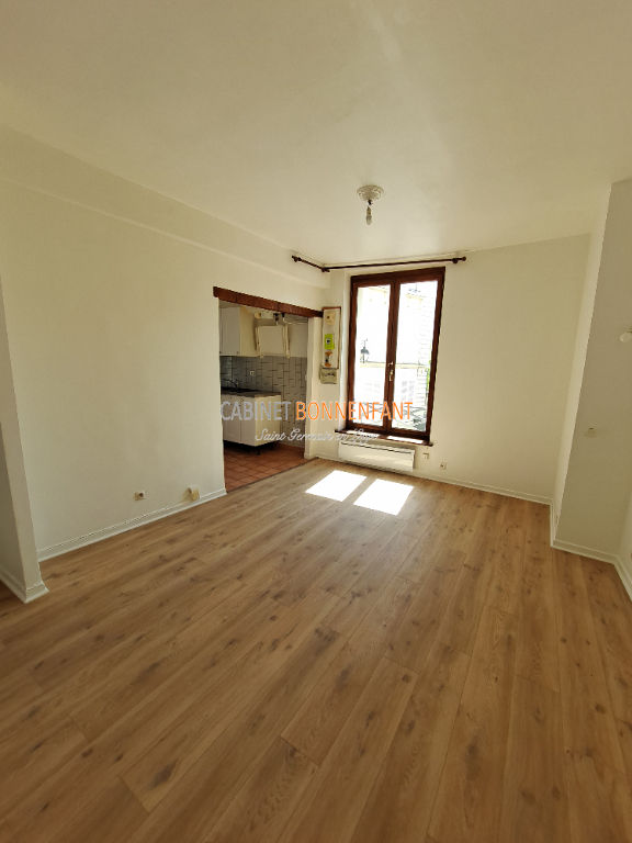 Appartement Saint Germain En Laye 1 pièce(s) 20.85 m2 Appartement Saint Germain En Laye 1 pièce(s) 20.85 m2