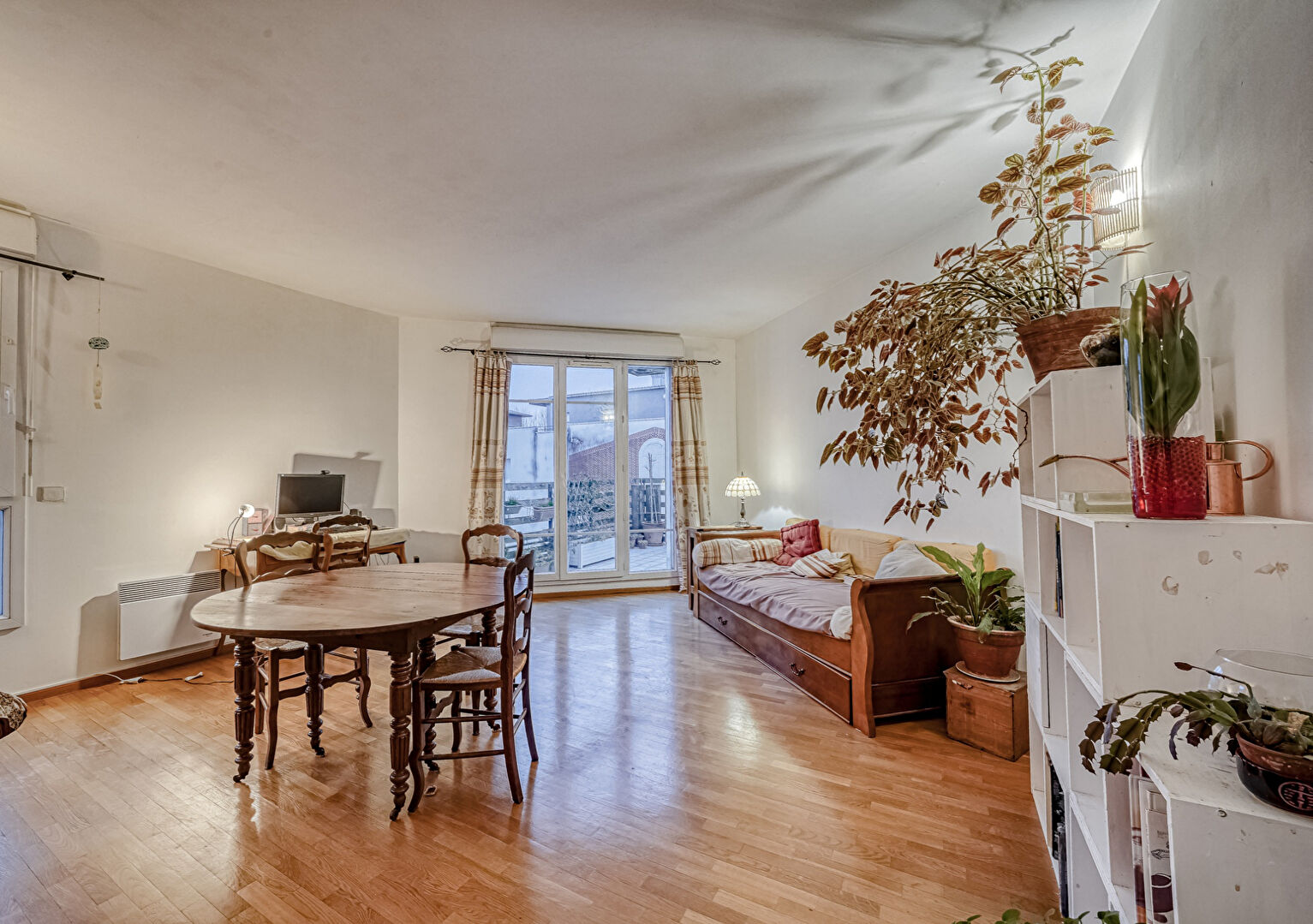 Appartement 3 pièces + terrasse - ST GERMAIN Appartement 3 pièces + terrasse - ST GERMAIN