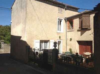 *A QUELQUES MINUTES AU SUD CARCASSONNE