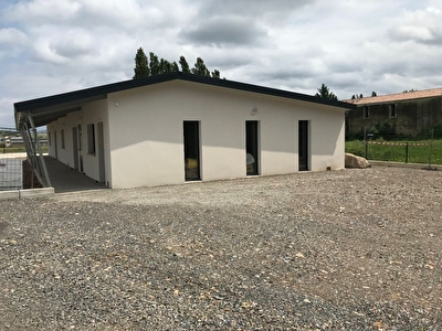 Locaux a Proximite immediate de l Hopital