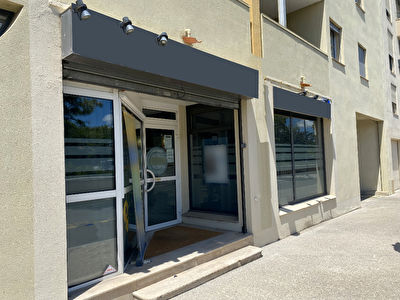 Local commercial Carcassonne 4 pieces 103 m2