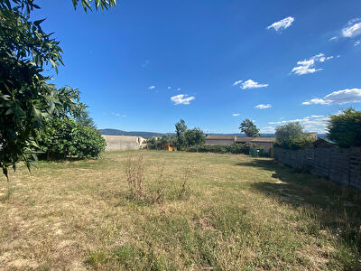 PROCHE CARCASSONNE - PARCELLE DE TERRAIN A BATIR 1500 M2 -