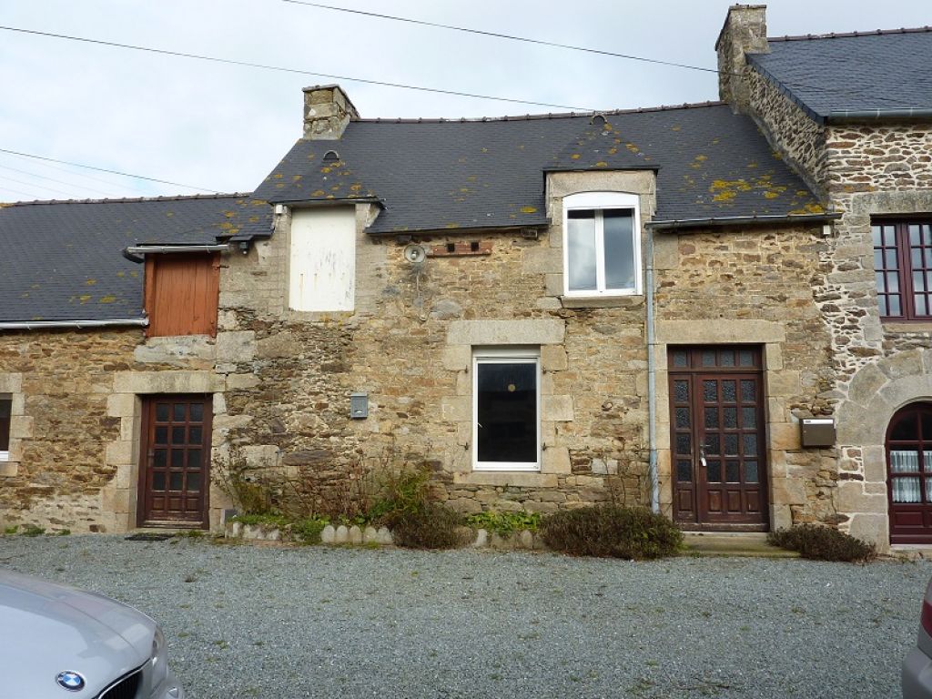 A VENDRE MAISON CORSEUL A VENDRE MAISON CORSEUL