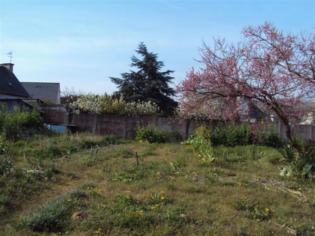 A VENDRE PLANCOET TERRAIN A BATIR A VENDRE PLANCOET TERRAIN A BATIR