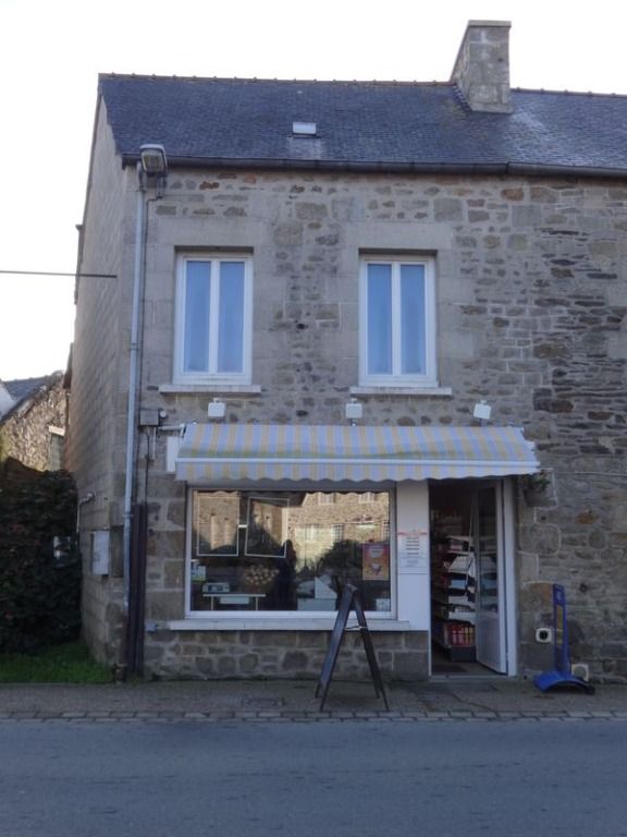 VENTE MAISON DE BOURG avec LOCAL COMMERCIAL SAINT POTAN VENTE MAISON DE BOURG avec LOCAL COMMERCIAL SAINT POTAN