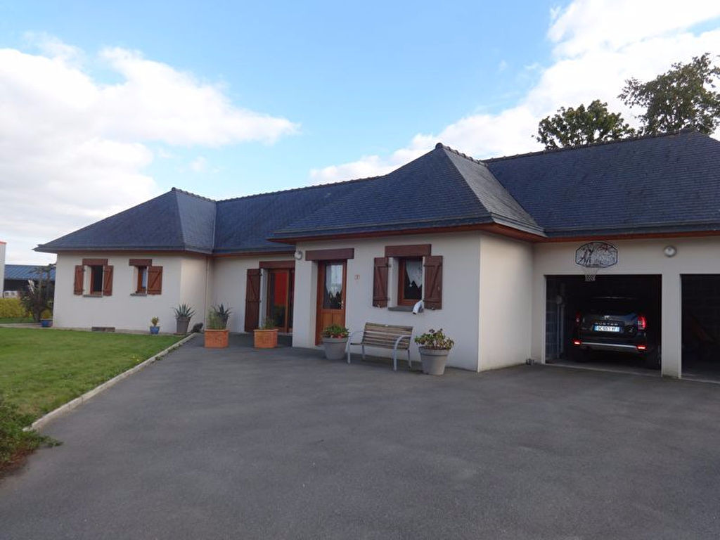 A VENDRE A HENANBIHEN Bourg A VENDRE A HENANBIHEN Bourg
