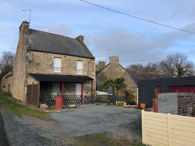 A VENDRE MAISON EN PIERRES PLUDUNO A VENDRE MAISON EN PIERRES PLUDUNO