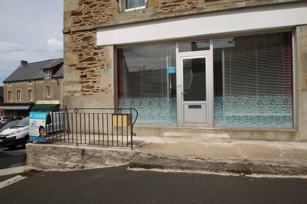 A LOUER LOCAL COMMERCIAL MATIGNON CENTRE A LOUER LOCAL COMMERCIAL MATIGNON CENTRE
