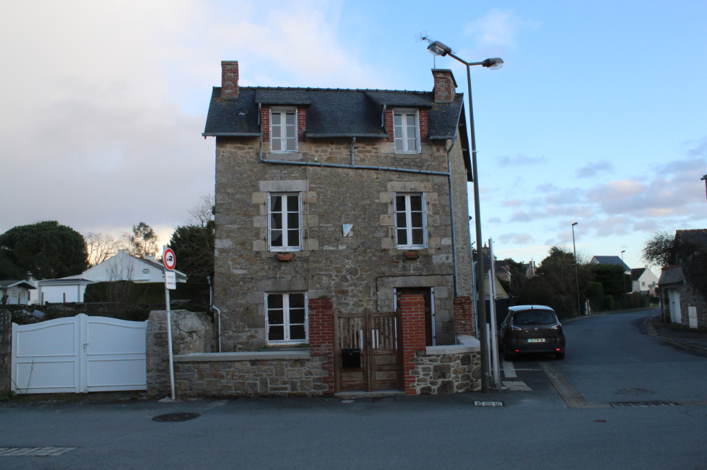 MAISON SAINT JACUT MAISON SAINT JACUT