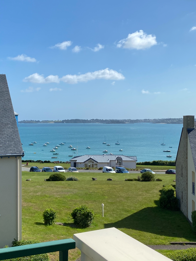 SAINT JACUT LOCATION VACANCES - appartement au pied de la plage 4/6 personnes SAINT JACUT LOCATION VACANCES - appartement au pied de la plage 4/6 personnes
