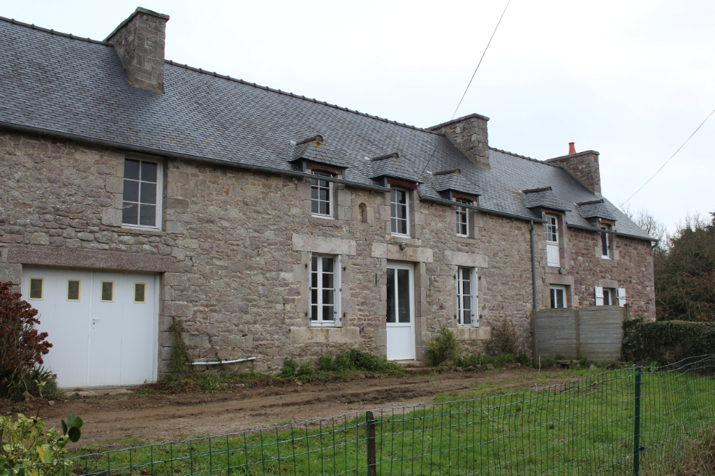 A VENDRE LONGÈRE PLEVENON A VENDRE LONGÈRE PLEVENON