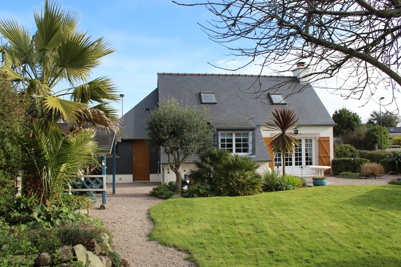A VENDRE MAISON PLEVENON A VENDRE MAISON PLEVENON